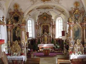 Bild: Kircheninneres im Rokoko-Stil